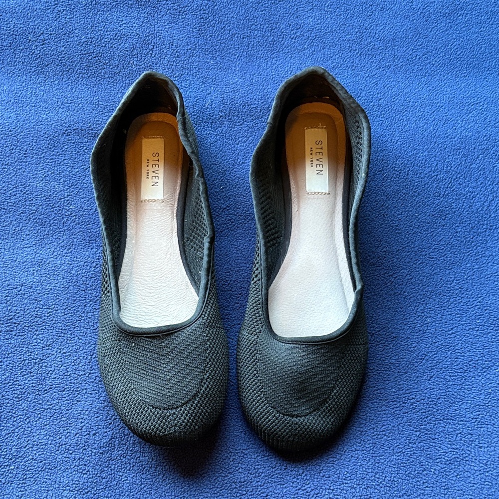Steven Women's black woven Flats